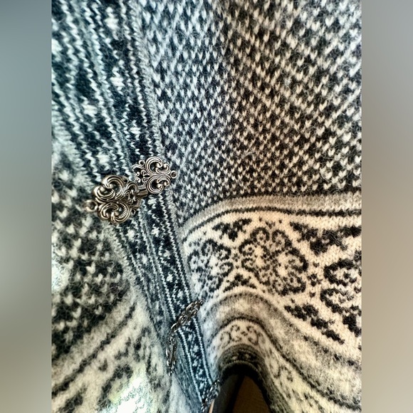 Cambridge Dry Goods Cardigan - Picture 6 of 7